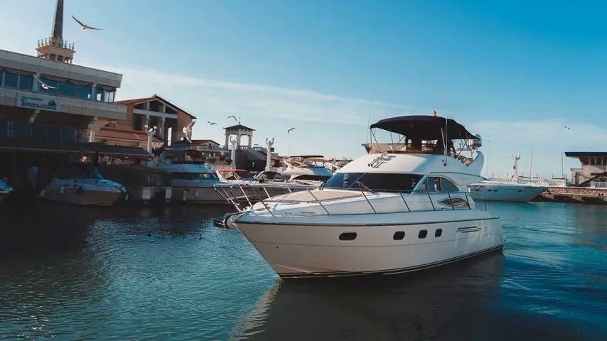 Катера и яхты